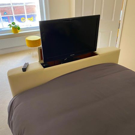 Deluxe High Street Apartment Canterbury Eksteriør billede