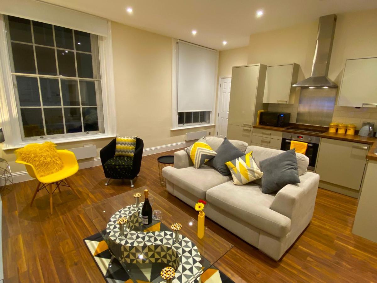 Deluxe High Street Apartment Canterbury Eksteriør billede
